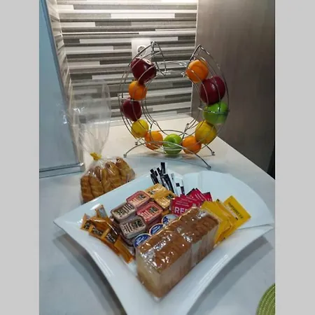 Violet με πισίνα