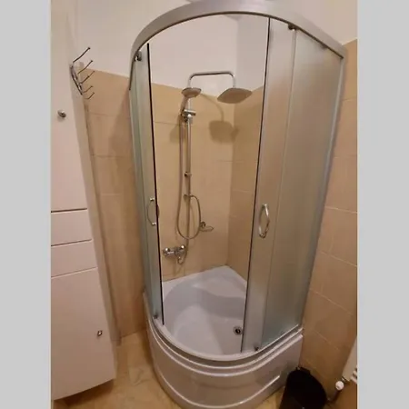 Violet με πισίνα * וולוס