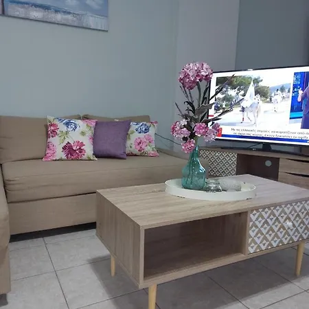 Violet με πισίνα וולוס