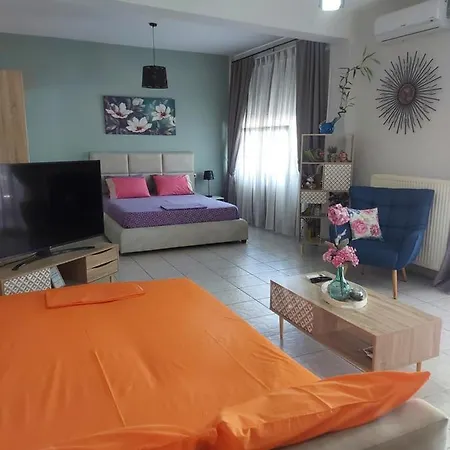 Apartment Violet με πισίνα Volos