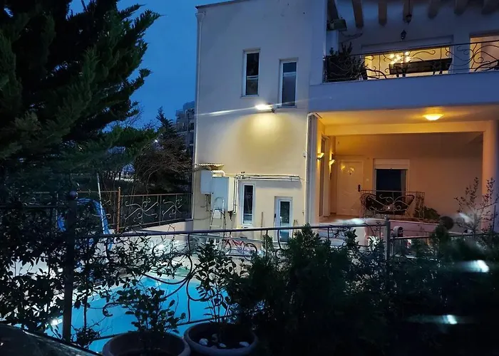 Apartman Violet με πισίνα Vólosz