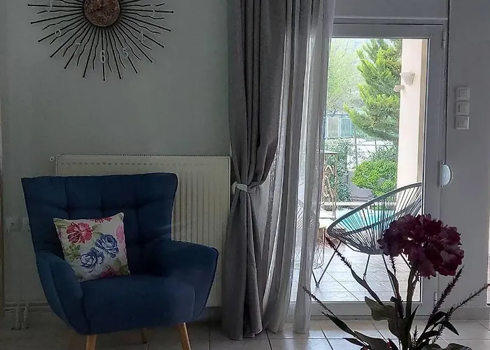 Violet με πισίνα Apartman *