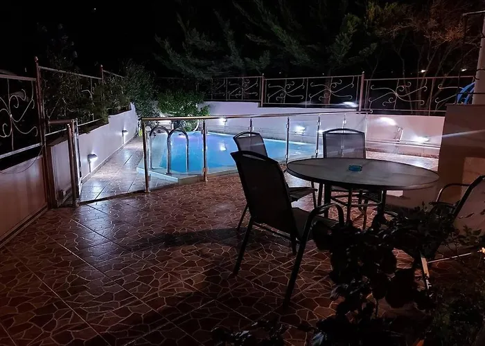 Violet με πισίνα Vólosz