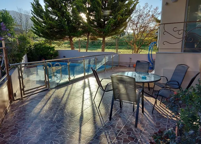 Violet με πισίνα Vólosz