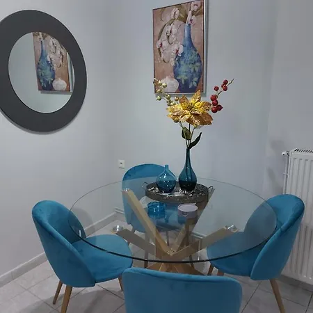 Апартаменты Violet με πισίνα