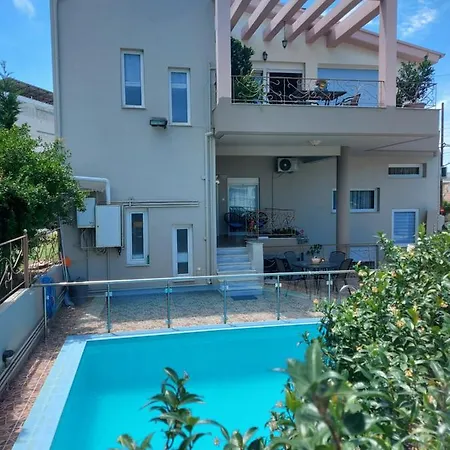Violet με πισίνα Apartament