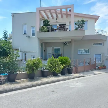 Violet με πισίνα Volos