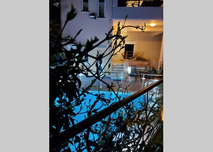 Violet με πισίνα * Volos