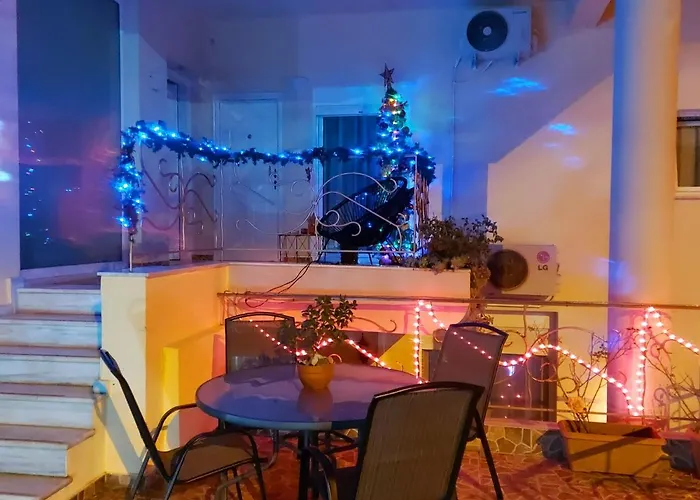 Violet με πισίνα * Volos