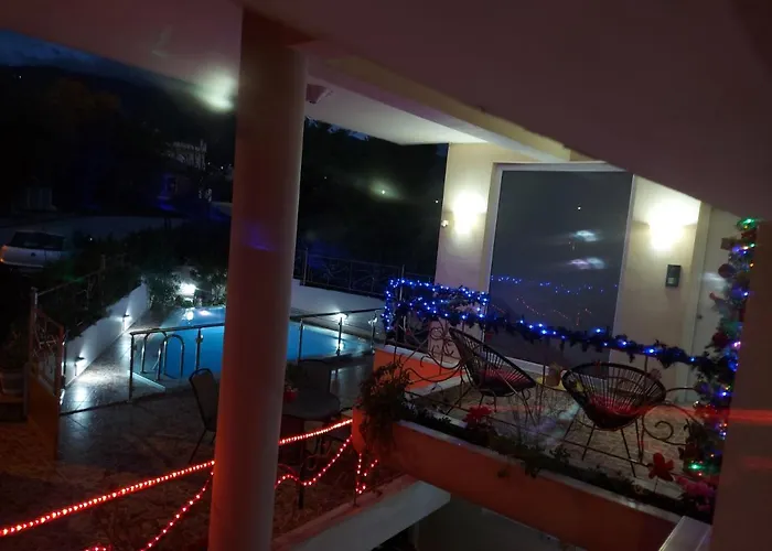 Violet με πισίνα * Volos